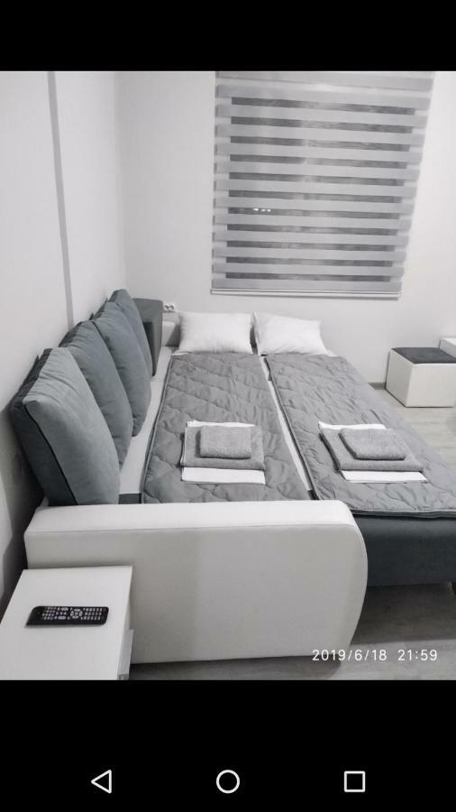 Apartmani Pinokio Ni Exterior foto