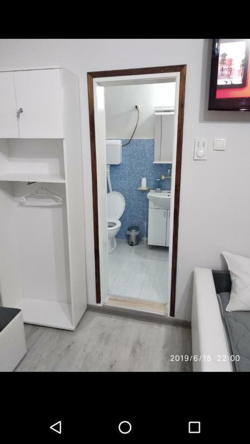 Apartmani Pinokio Ni Exterior foto